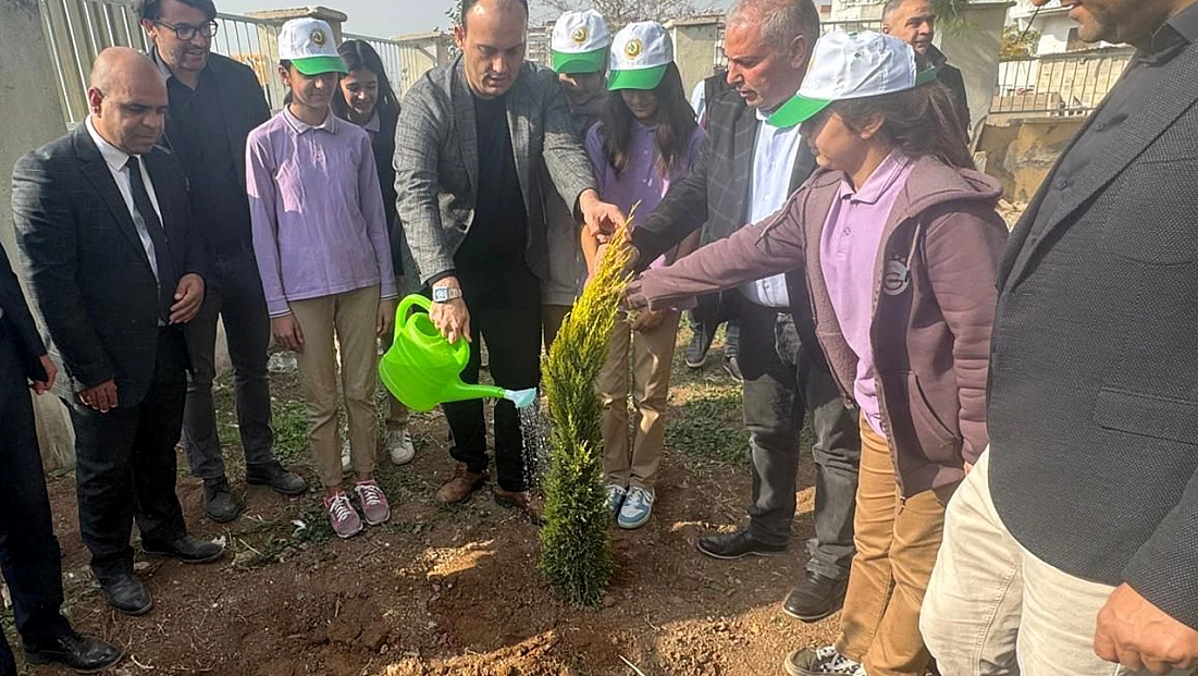 102. yılı için 102 fidan dikildi