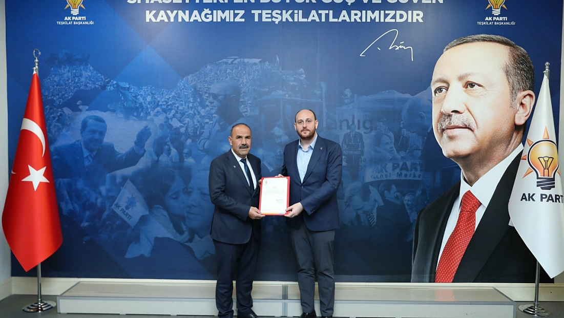 AK Parti Malatya’da Nöbet Değişimi: Yeni Başkan Zeki Bozkurt Oldu
