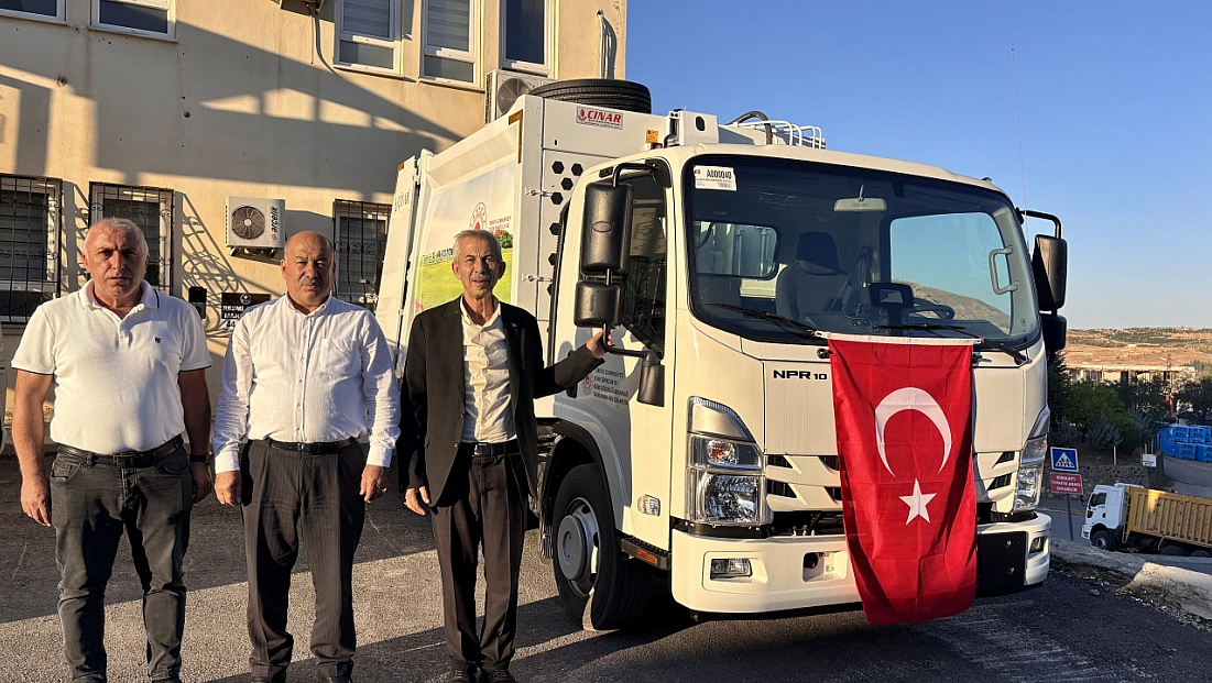 Arapgir Belediyesi araç filosunu güçlendiriyor: 5 ton kapasiteli araç hibe edildi