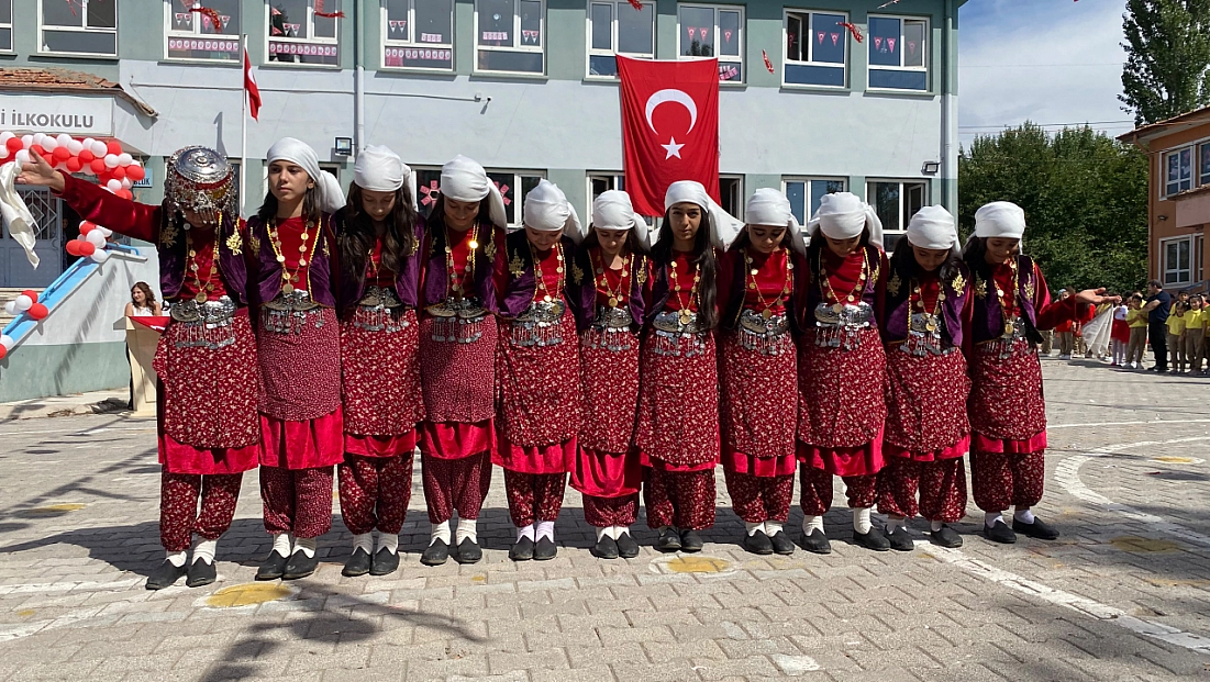 İlköğretim Haftası coşkuyla kutlandı