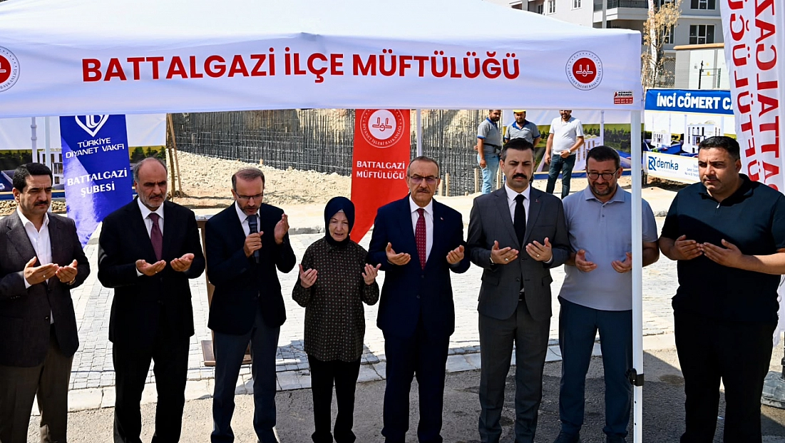 İnci Cömert Camii’nin temeli dualarla atıldı