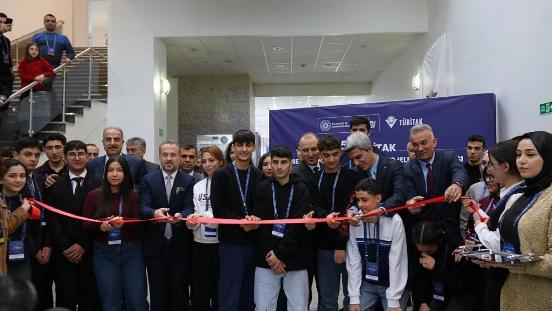 Malatya'da 100 eserlik sergi kapılarını açtı