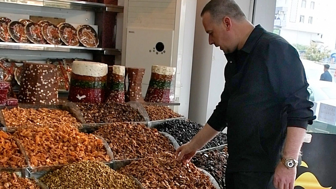 Kayısı Polemiği Şehirlere Zarar Veriyor, Öncelik Yatırımlar Olmalı