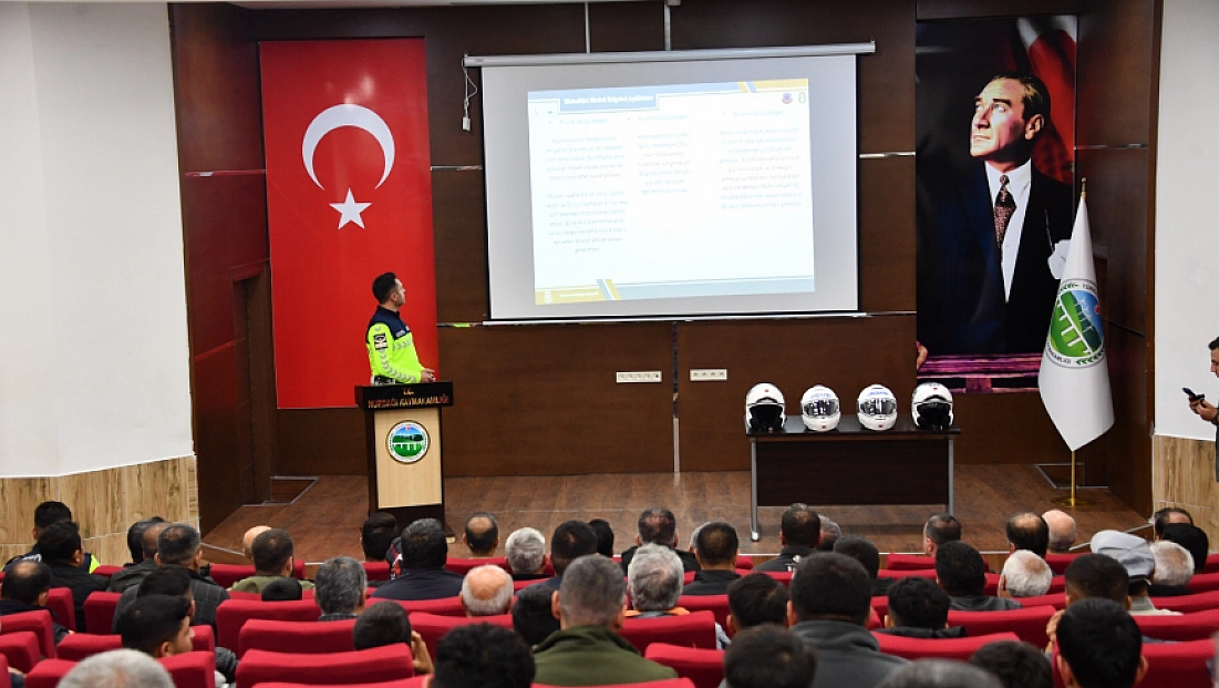 100 motosiklet sürücüsüne hediye kask