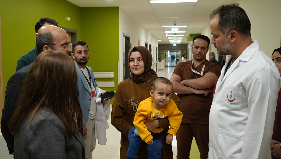 14 aylık Hamza Tuğra ilk kez duydu