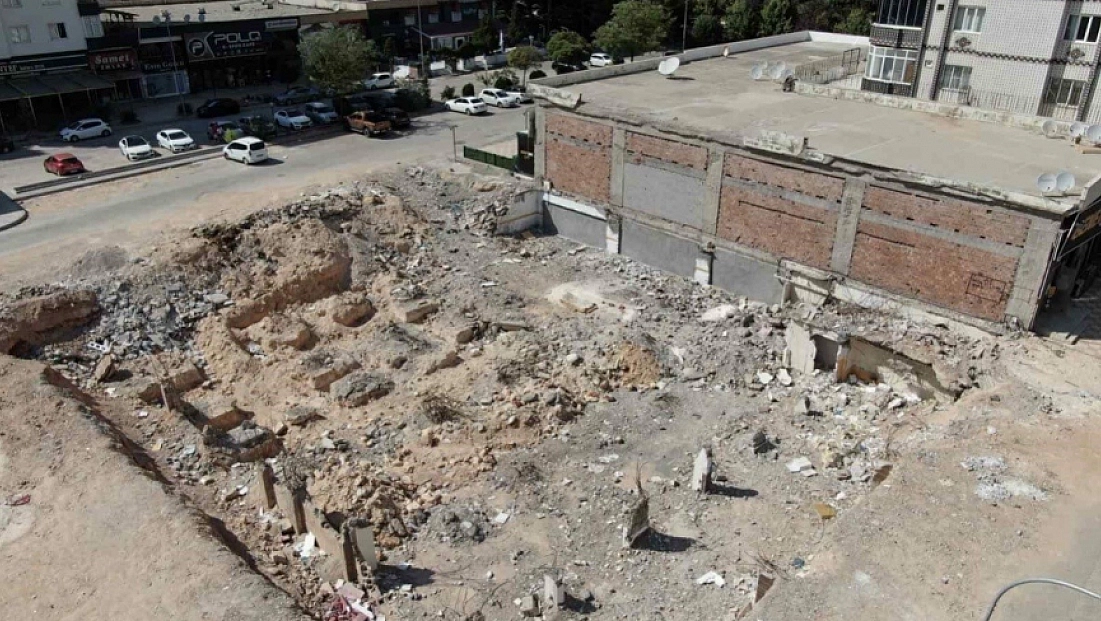 49 kişiye mezar olan Emre Apartmanı davasında 4 sanık tahliye edildi