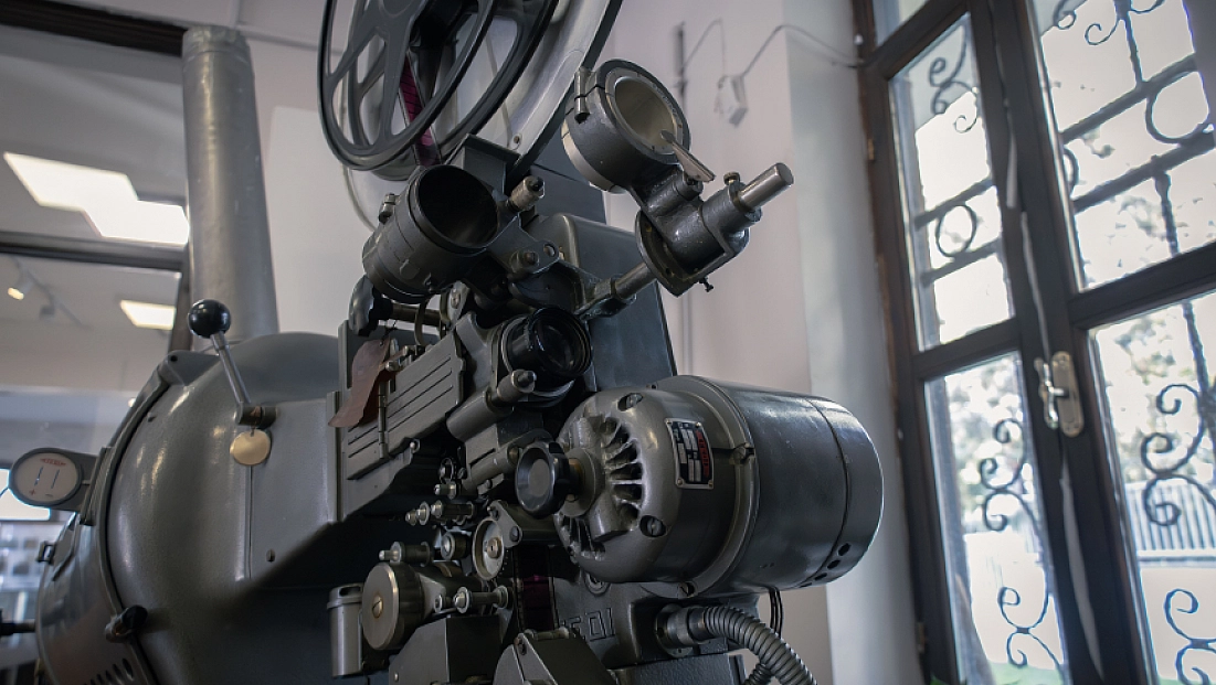 75 yıllık sinema makinesi ziyaretçileri zamanda yolculuğa çıkarıyor!