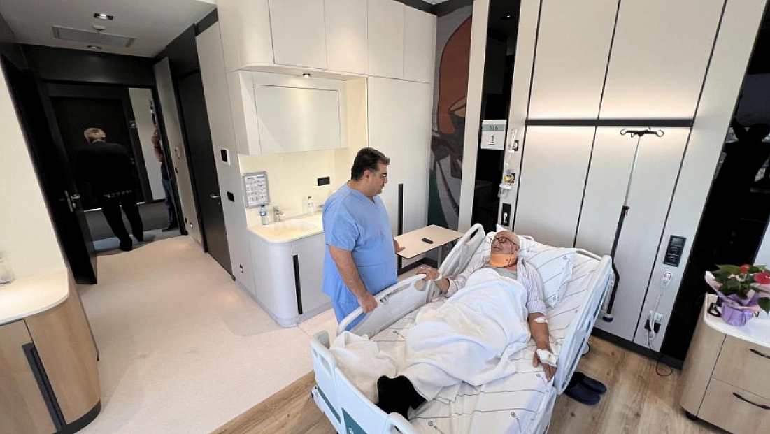 86 yaşında platinsiz ameliyatla sağlığına kavuştu