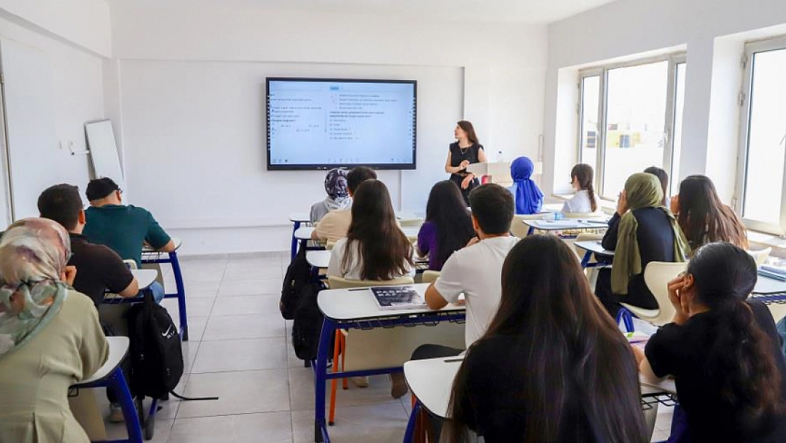 Akademilerde yeni eğitim dönemi başladı