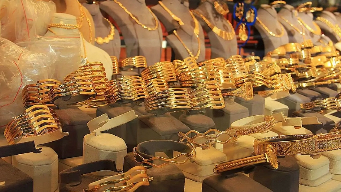 Altın rekorunu tazeledi! 7 bin barajını aştı