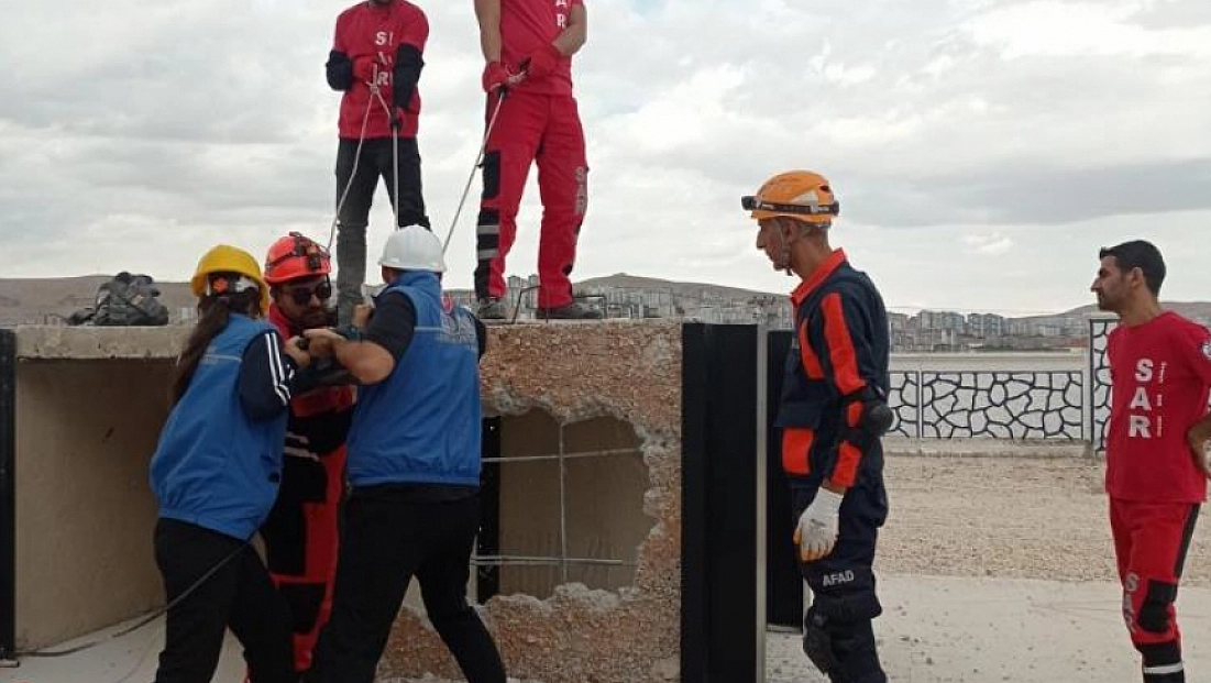 Arama kurtarma eğitimleri devam ediyor