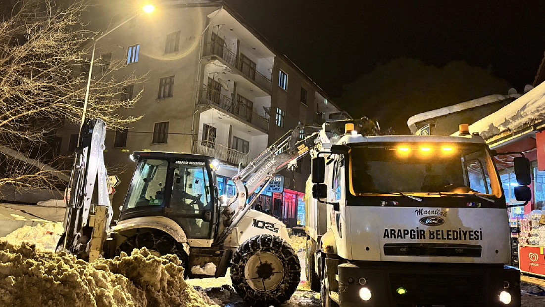 Arapgir’de kar temizleme çalışmaları aralıksız devam ediyor