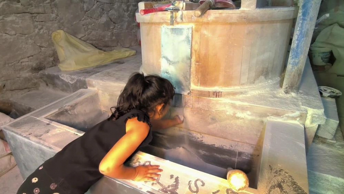 Asırlık su değirmeni zamana meydan okuyor