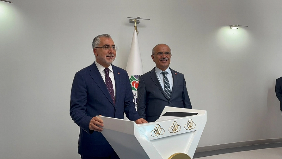 Bakan Işıkhan, Başkan Er'in projelerini övdü