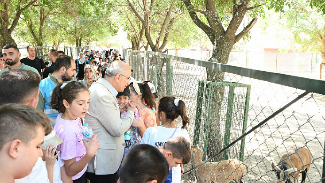 Başkan Er, yaz okulu öğrencileriyle hayvanat bahçesinde buluştu