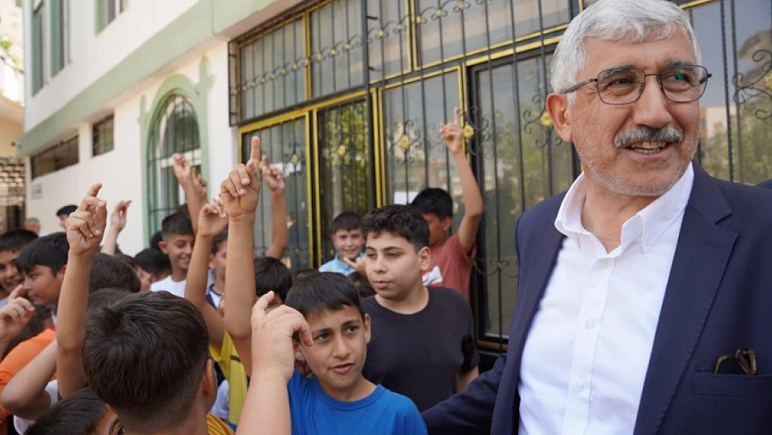 Başkan Hallaç’tan çocuklara sürpriz!