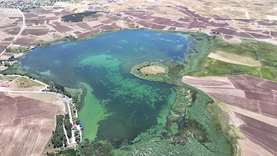 Bir zamanlar kuruyan göl şimdi taşıyor
