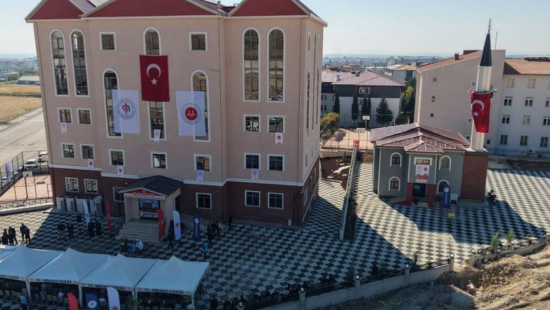 Cami ve hafızlık kursu dualarla açıldı