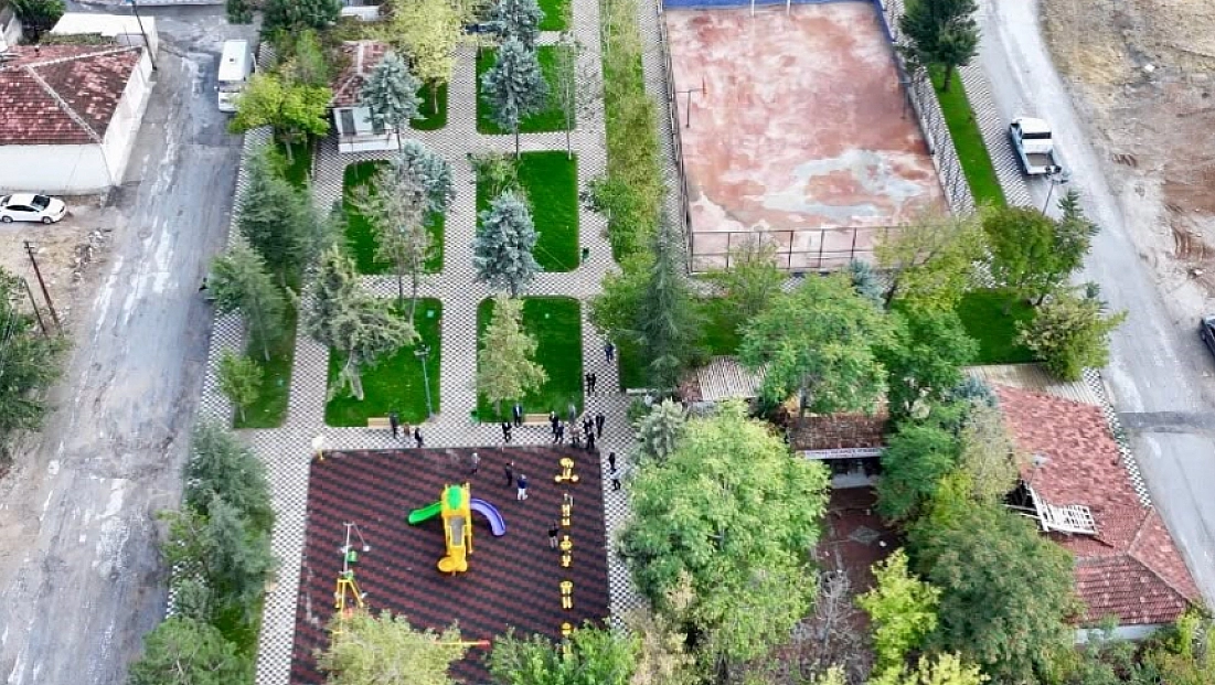 Cemal Gürsel’de park yenilendi