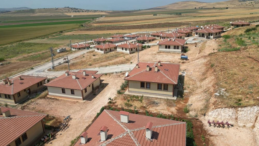 Depremzede aile yeni yuvasına kavuştu
