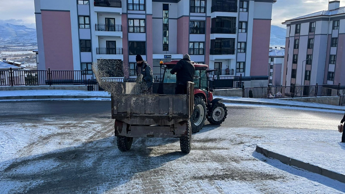 Doğanşehir'de kar etkili oldu