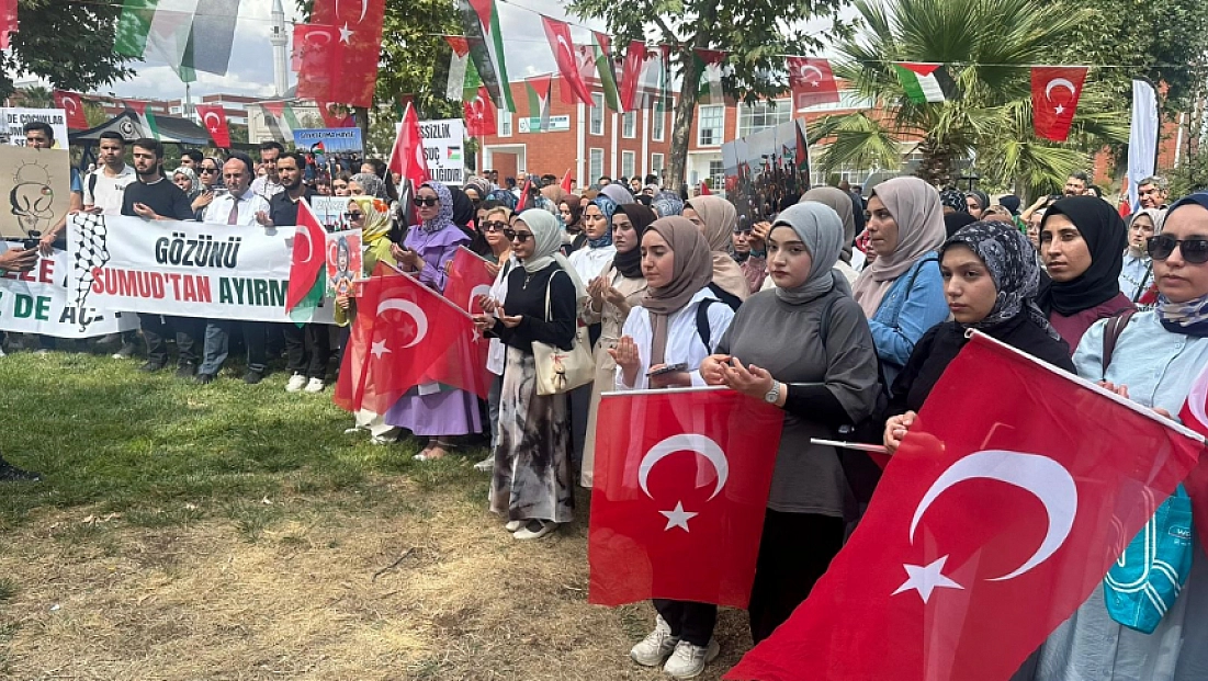 Gazze için anma ve dayanışma programı düzenlendi