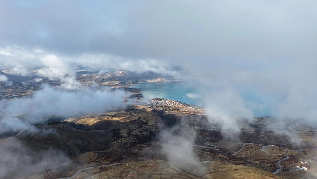 Hazarbaba ve Hazar Gölü kartpostallık görüntüler oluştu