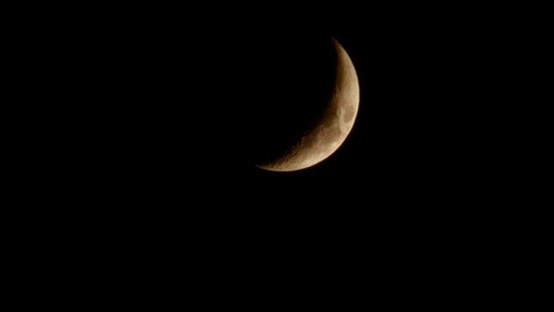 Hilal ay görsel şölen sundu