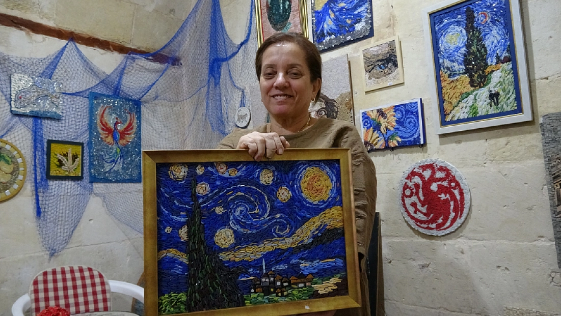 Hobi olarak başladığı mozaik sanatında dünyaya açılmak istiyor