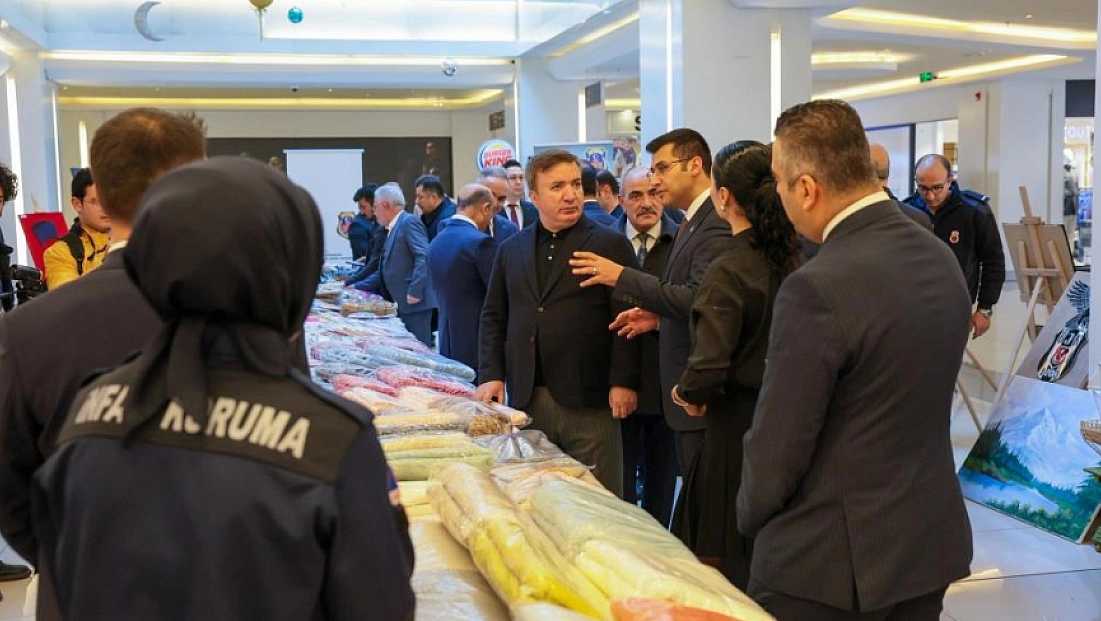 Hükümlülerin el emeği sergisi açıldı