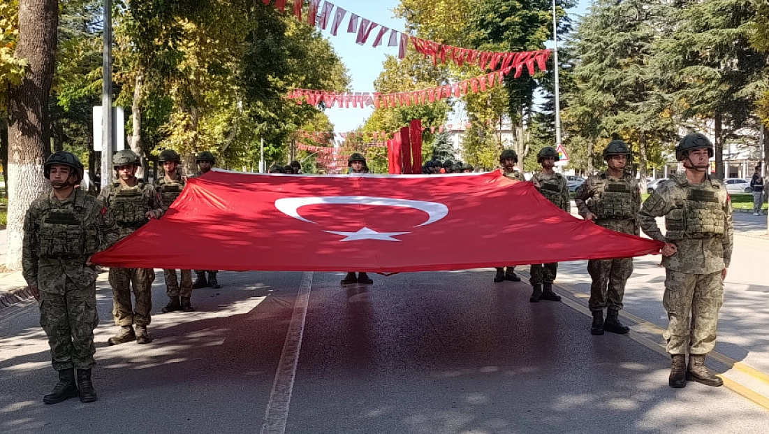 İnönü Caddesi'nde 30 Ağustos provası
