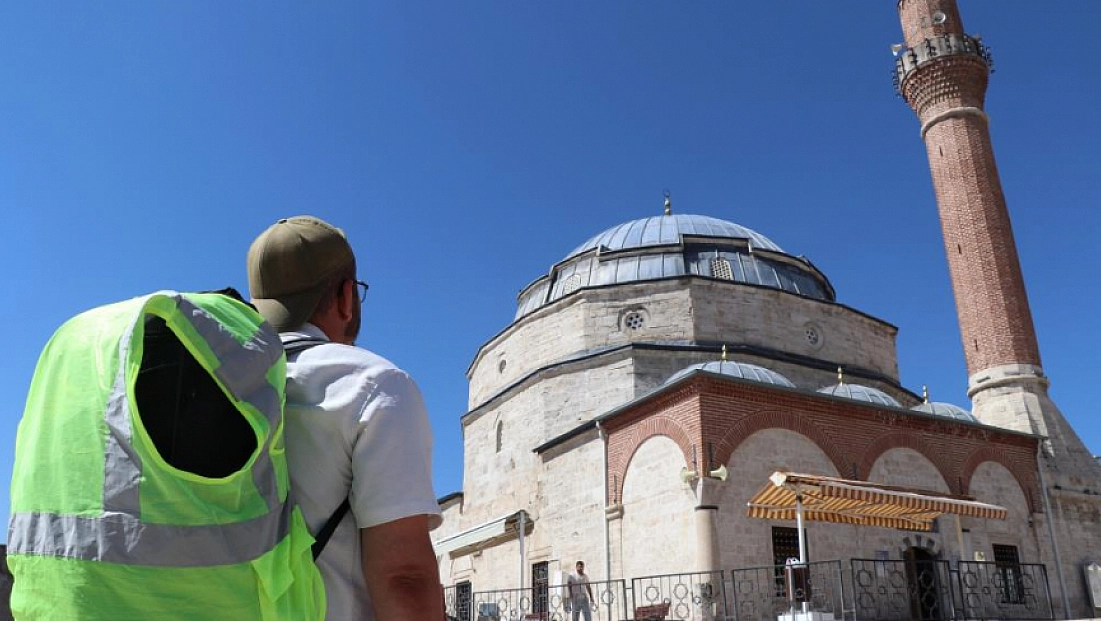 Kabe yolunda ikinci kez yollara düştü: Hedefi 90 günde Mekke’ye ulaşmak