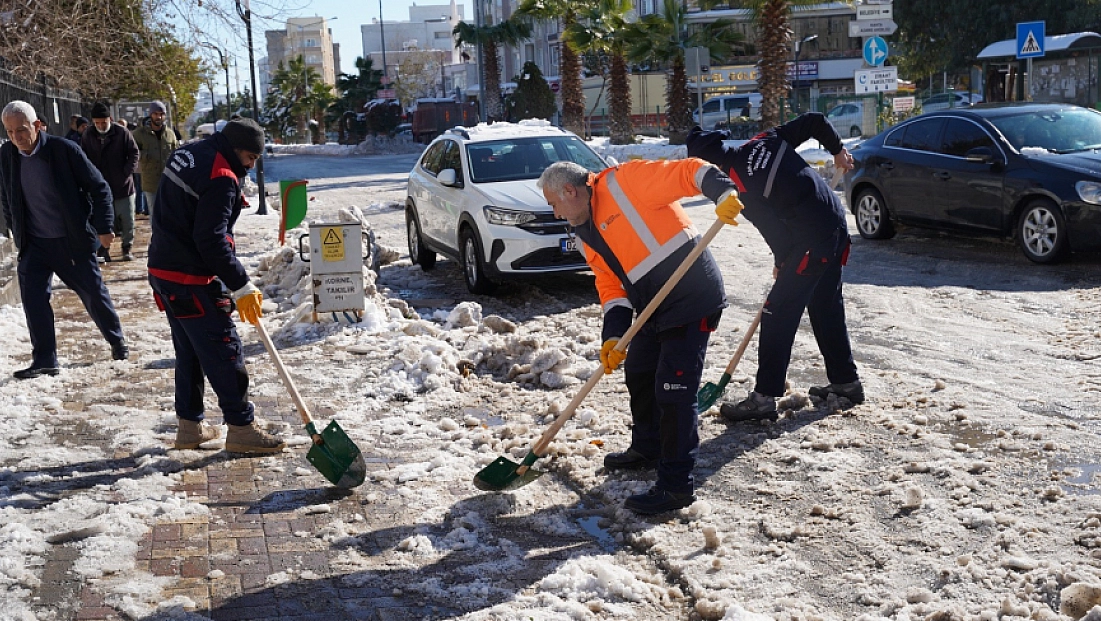 Kahta’da kar ve buzlanmaya karşı ekipler sahada