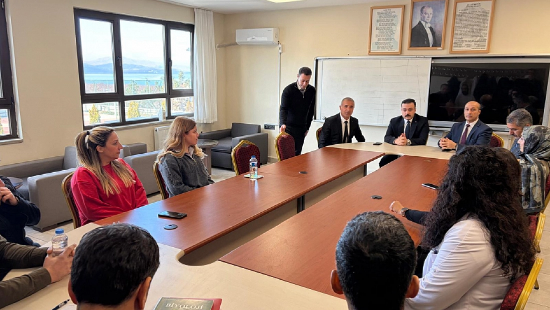 Kale Kaymakamı Batı, öğrencilerle bir araya geldi