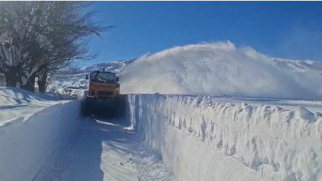 kar hayatı ferç etti: 113 köy yolu ulaşıma kapalı