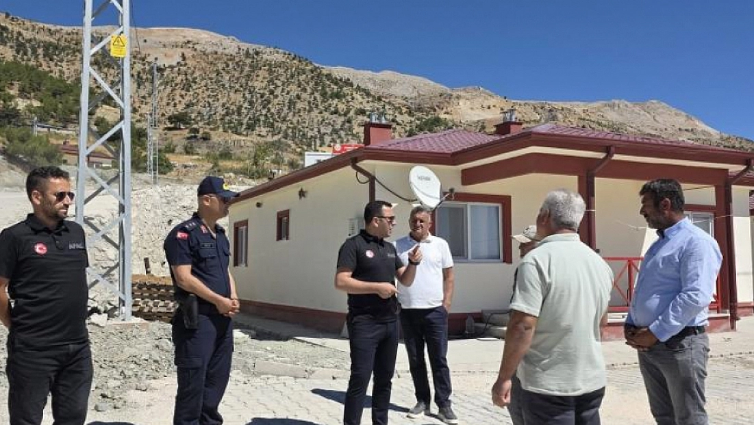 Kaymakam Algın, deprem konutlarındaki çalışmaları inceledi