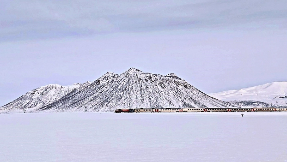 Kirkor Dağı eteklerindeki manzarası hayran bıraktı