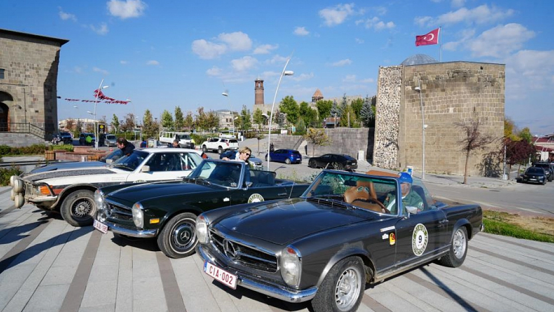 Klasik araç tutkunları buluştu