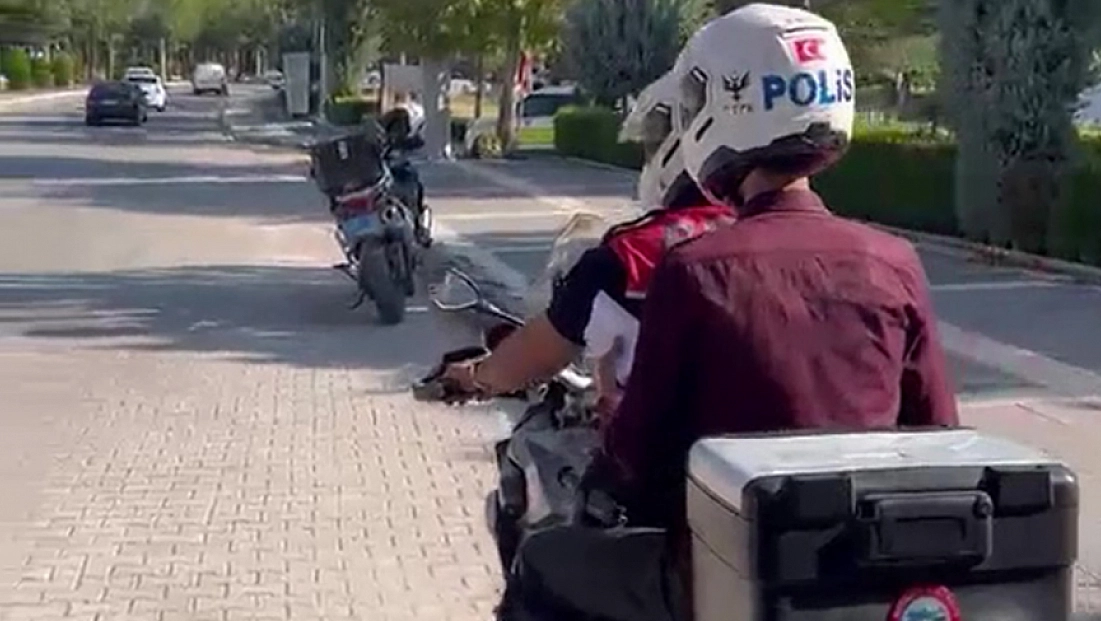 KPSS'ye yetişme telaşındaki adayların imdadına polis yetişti