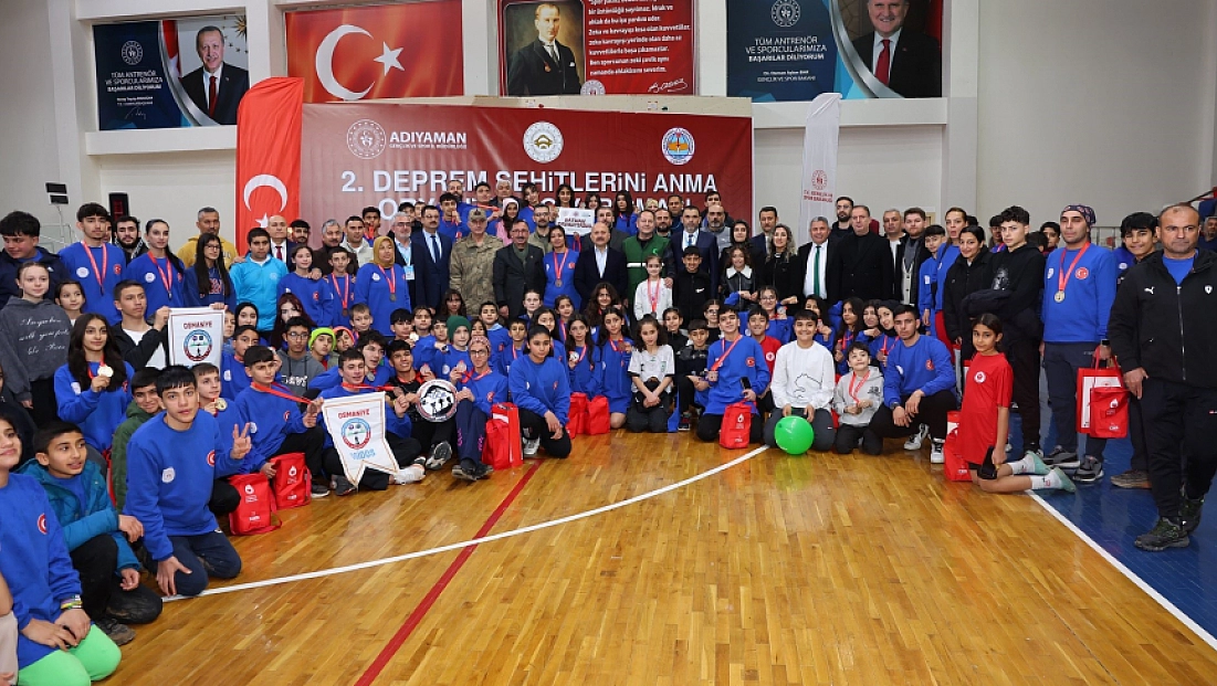 Madalyalar deprem şehitlerinin anısına verildi