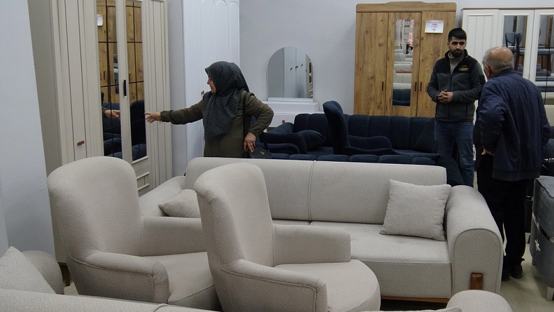 Malatya'da evler teslim edildi, mobilyacılarda yoğunluk başladı