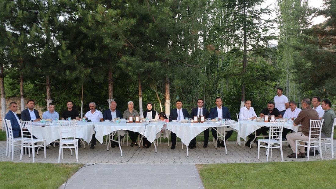 Malatya'da görev süresi tamamlanan hakim ve savcıya veda gecesi
