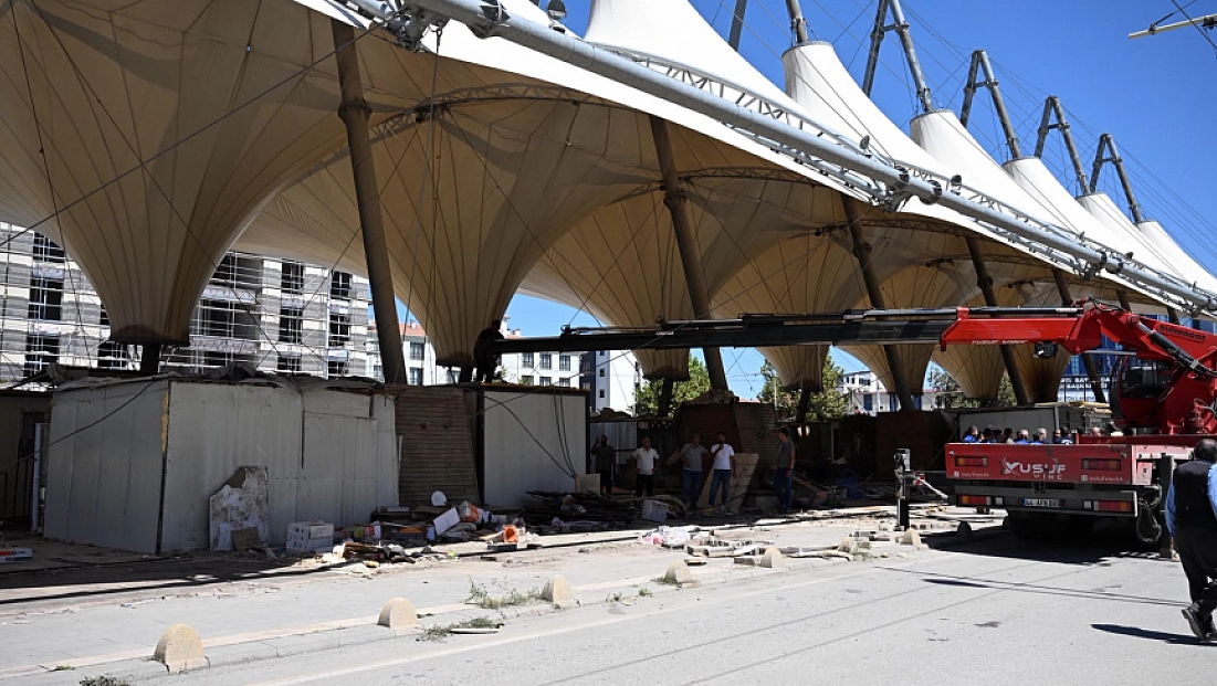 Malatya’da görüntü kirliliği sona eriyor: Konteynerler tek tek kaldırılıyor