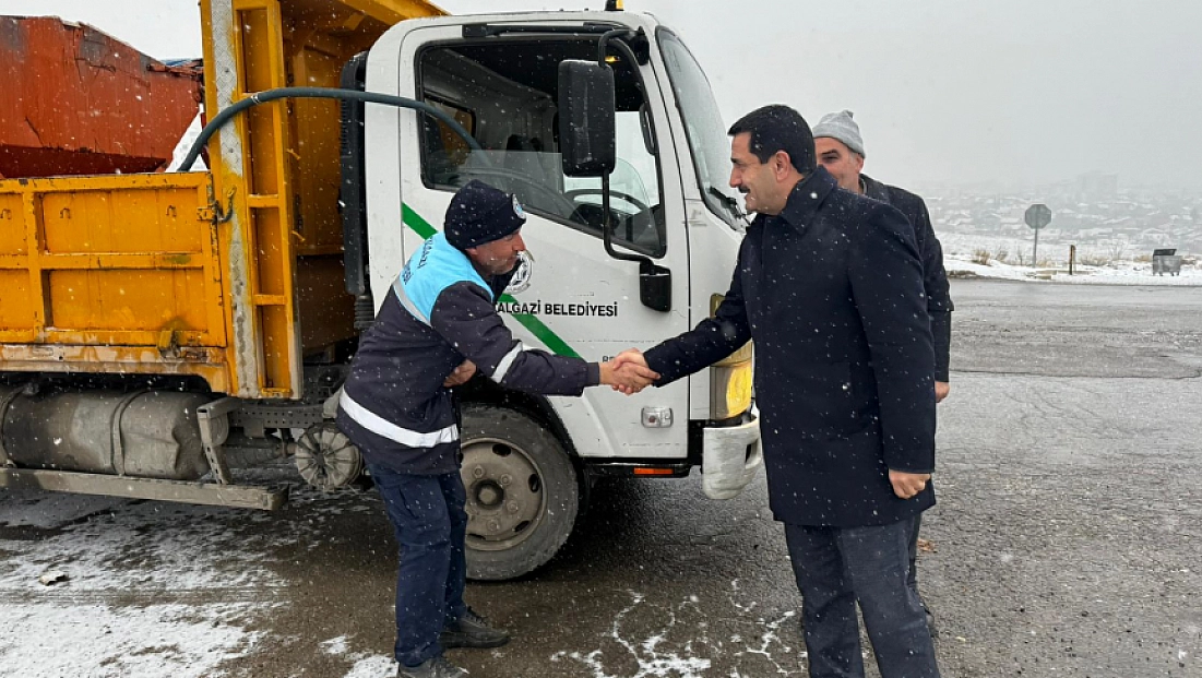 Malatya’da kar mesaisi: 104 mahallede ulaşım için seferberlik