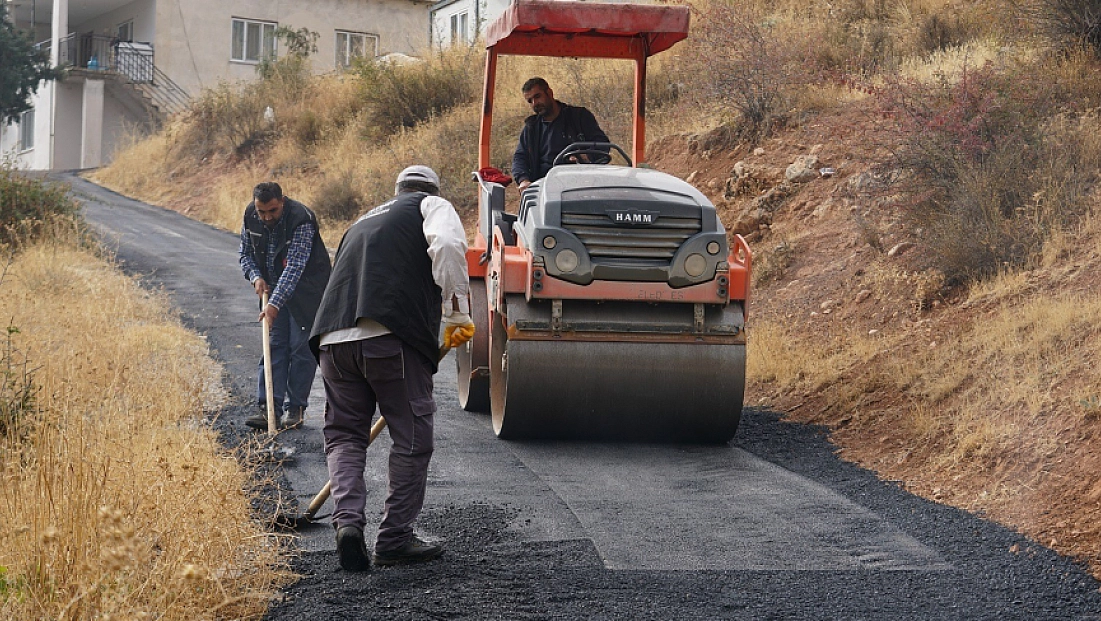 Malatya'da kış hazırlıkları tam gaz: Deforme yollar yenileniyor...