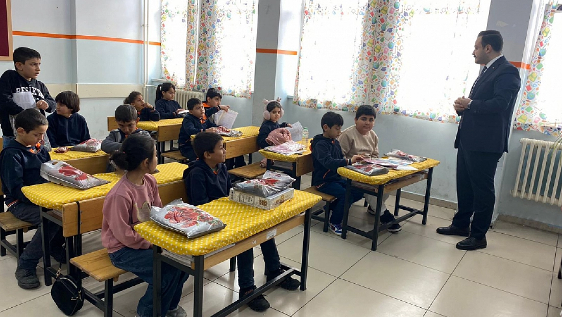 Malatya'da öğrenciler karne heyecanı yaşadı