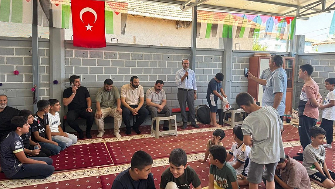 Malatya'da örnek buluşma: Veliler ve öğrenciler Kur’an kursu sofrasında bir araya geldi