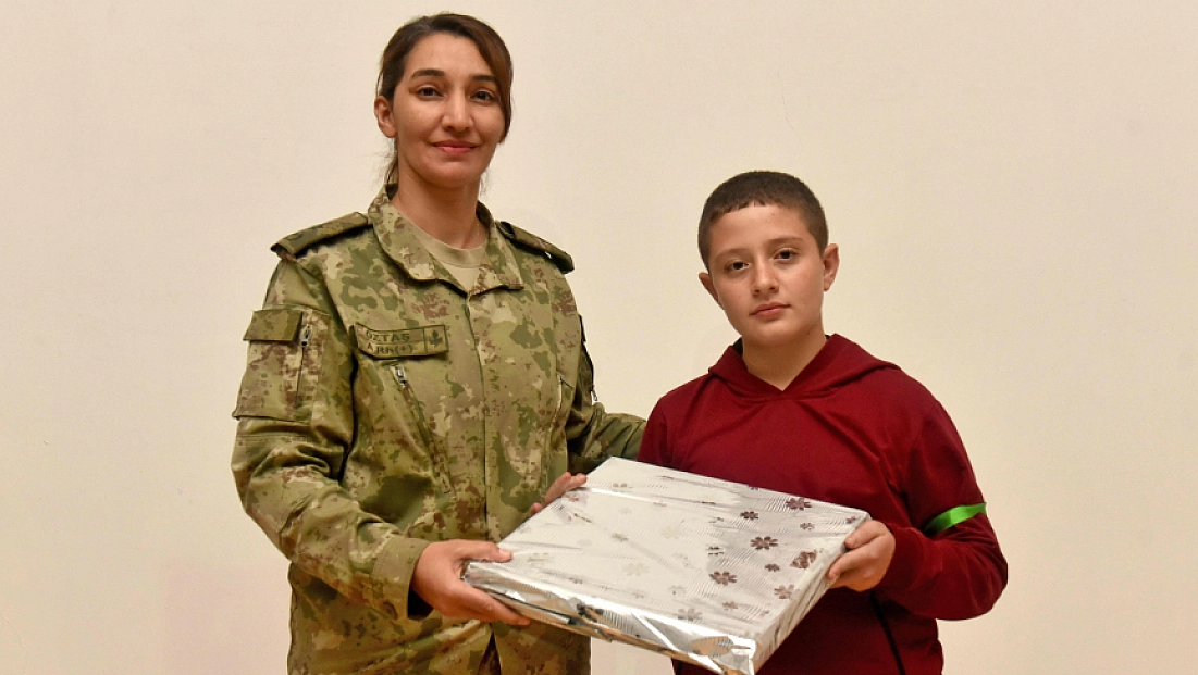 Malatya'da Şiir Yarışması Birincileri 2. Ordu'yu Ziyaret Etti