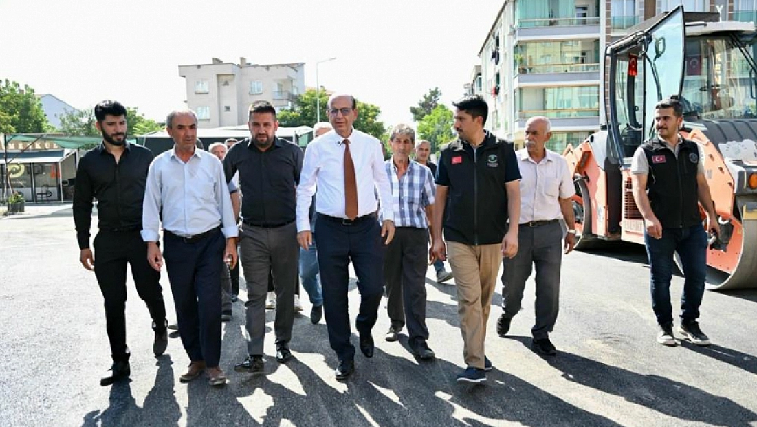 Malatya'da tozlu yollar tarih oldu! 1500 ton sıcak asfalt döküldü