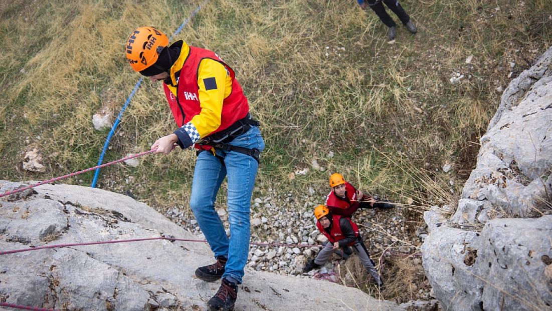 Malatya İHH ekibi afete hazırlık kapsamında eğitim yaptı